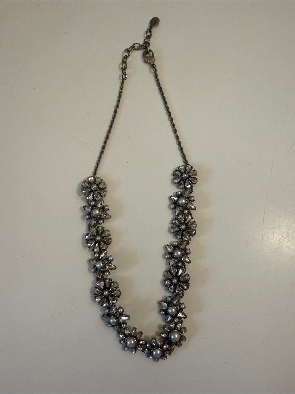 LOFT 🌼 Chunky Flower Necklace 10”